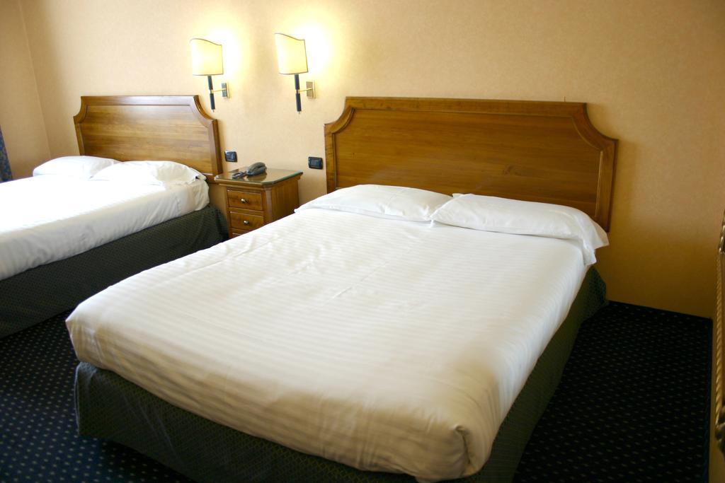 Hotel Don Carlo Broni 외부 사진