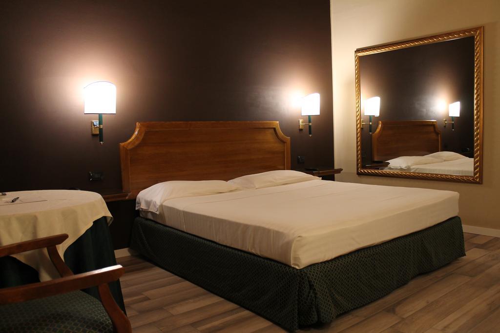 Hotel Don Carlo Broni 외부 사진