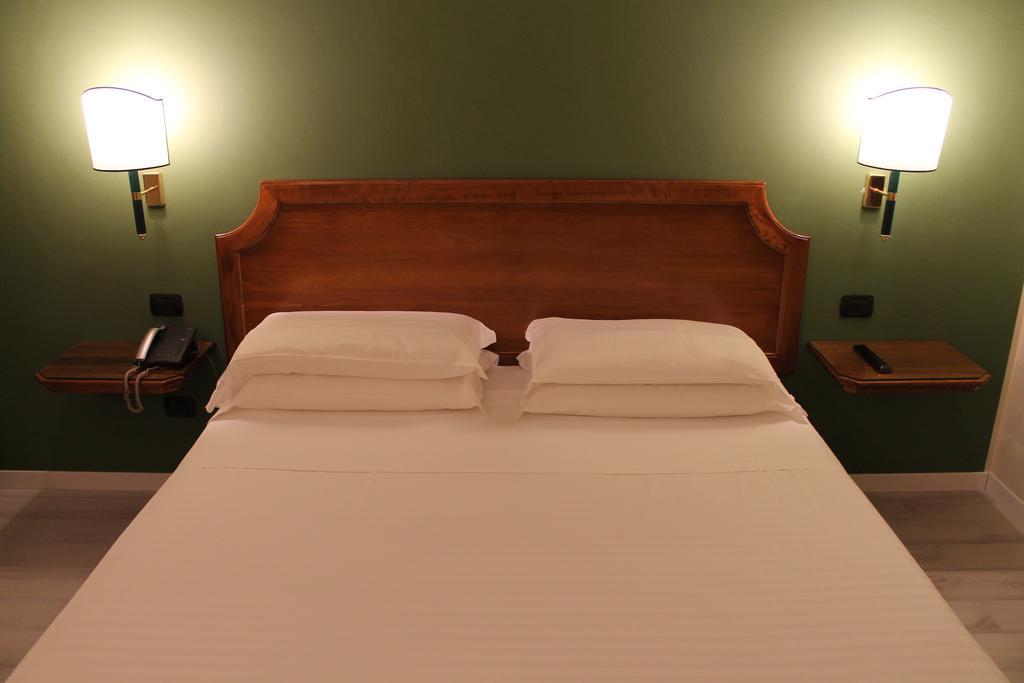 Hotel Don Carlo Broni 외부 사진
